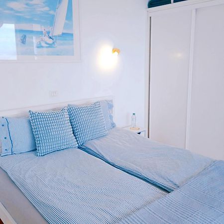 La Pardela Oceanfront Apartment Лос Реалехос Екстериор снимка