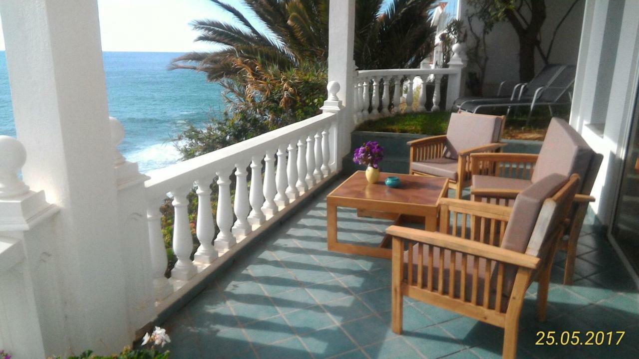 La Pardela Oceanfront Apartment Лос Реалехос Екстериор снимка
